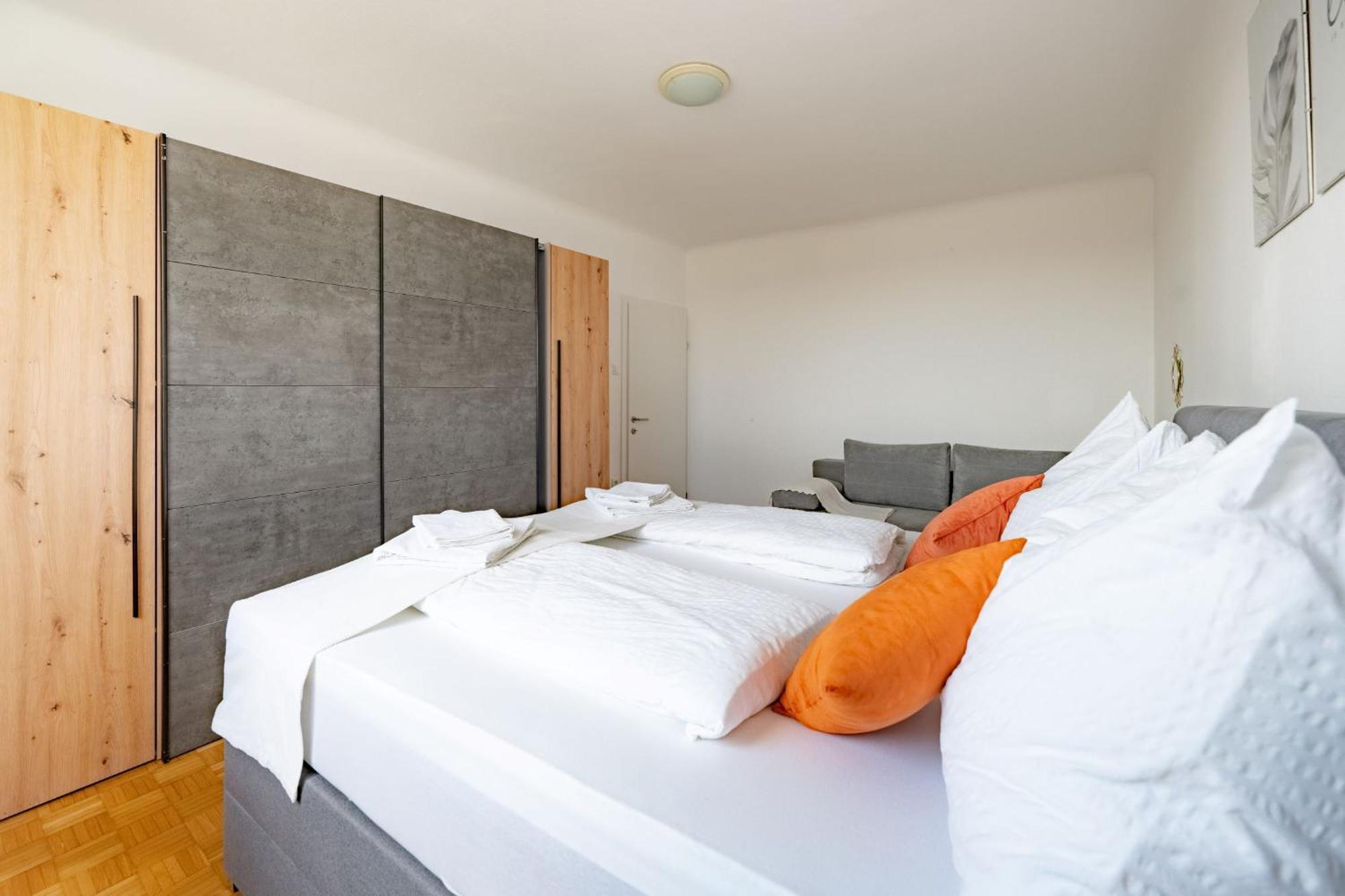 Tamliving Zentrum Luxus Parken Messe Wifi Traumaussicht Sunrise&Sunset Graz Bagian luar foto